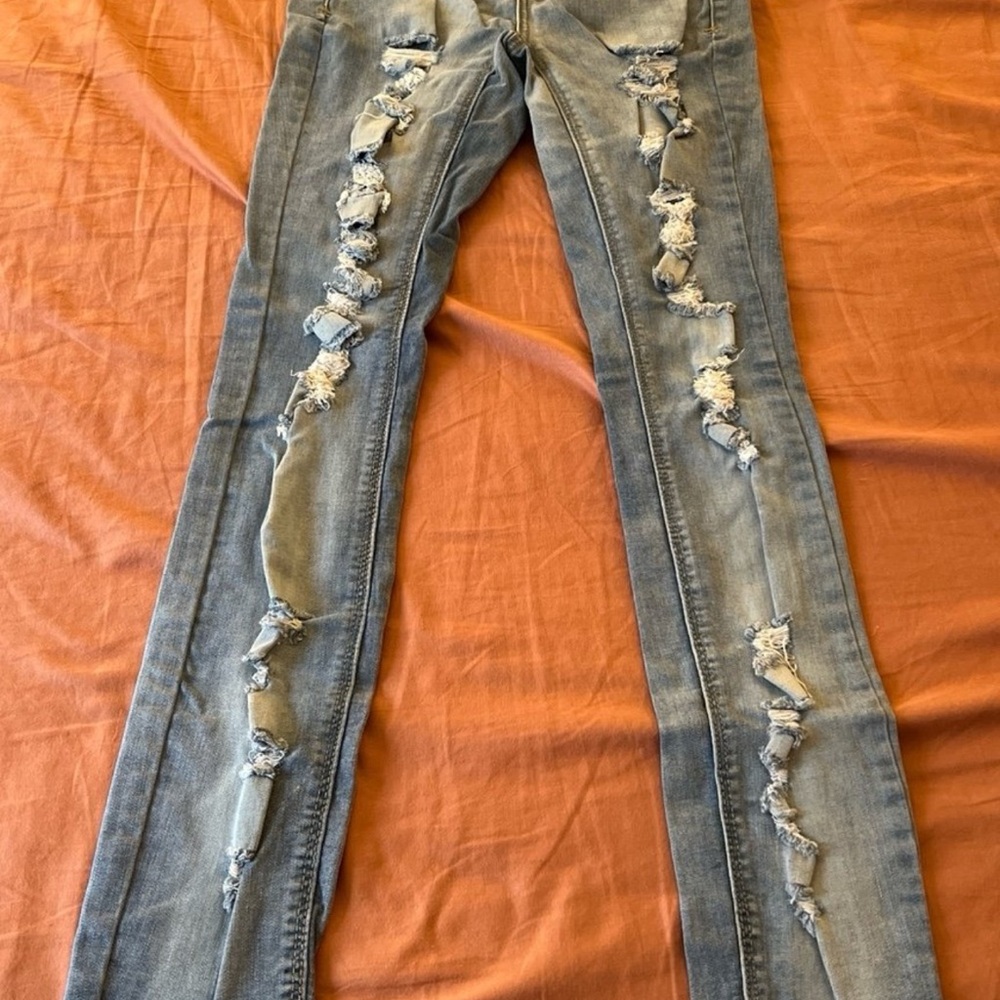 Mudd FLX Stretch Low Rise Skinny Deconstructed / Destroyed Denim Jeans